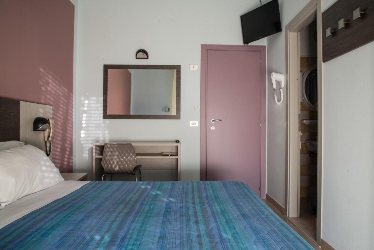 Hotel Mirage Bellaria-Igea Marina Esterno foto